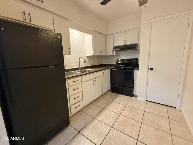 Foto del edificio - 3125 N 66th St