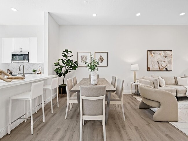 Photo - 506 SE 7th St Townhome