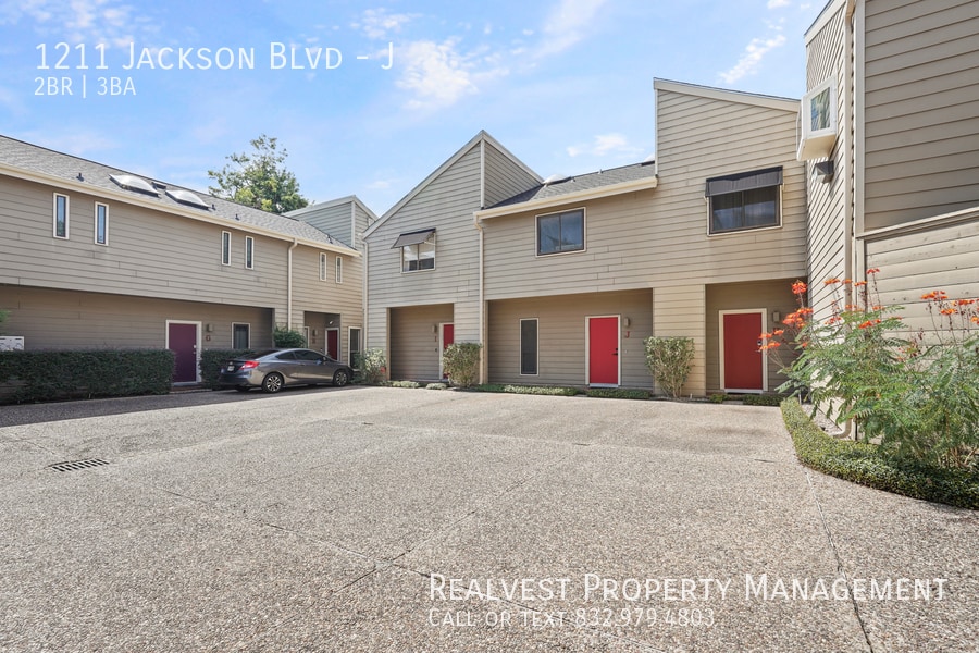 Primary Photo - 1211 Jackson Blvd