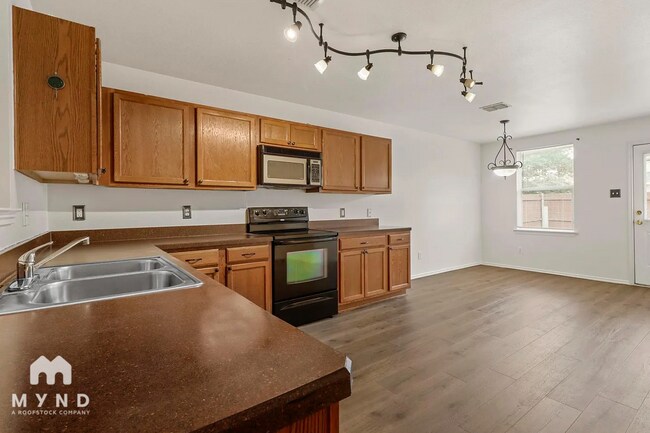 Foto del edificio - 13139 Ambrose Dr