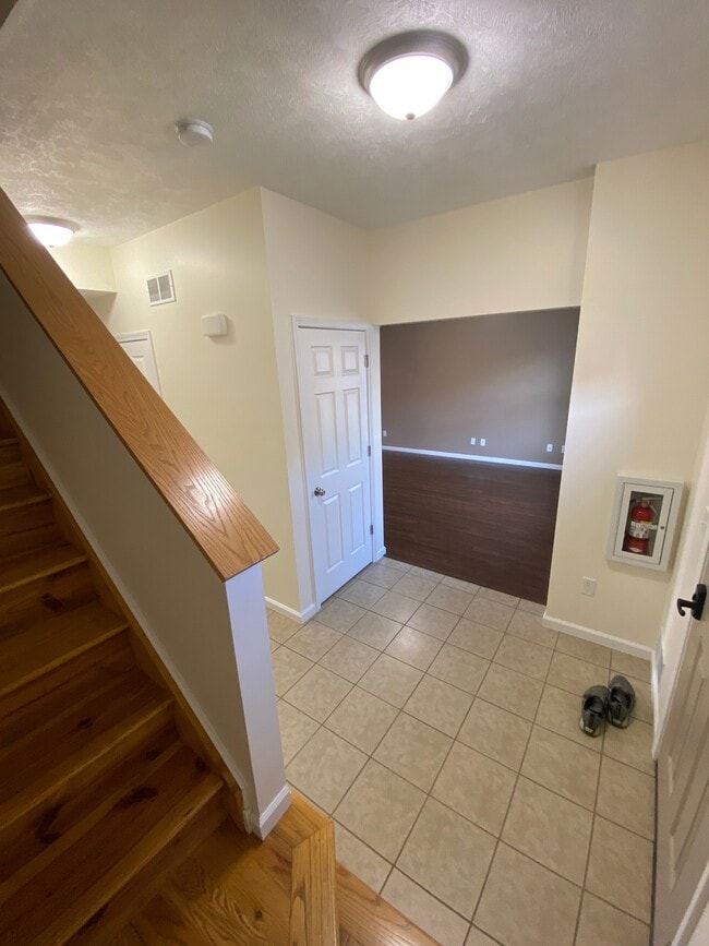 Building Photo - 204 Betsinger Rd