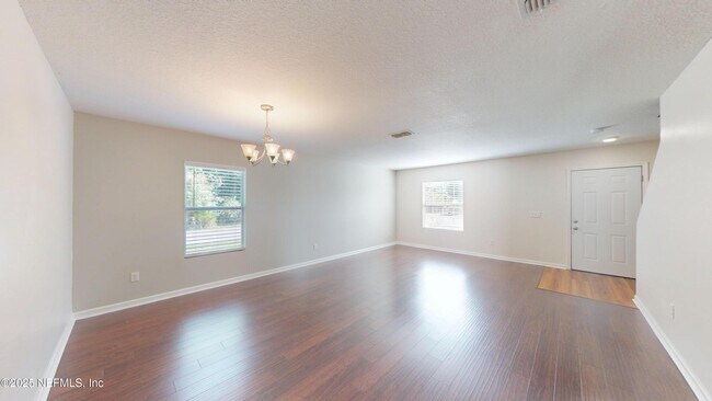 Foto del edificio - 5000 Magnolia Valley Dr