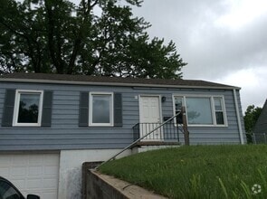 Building Photo - 8004 Park Dr