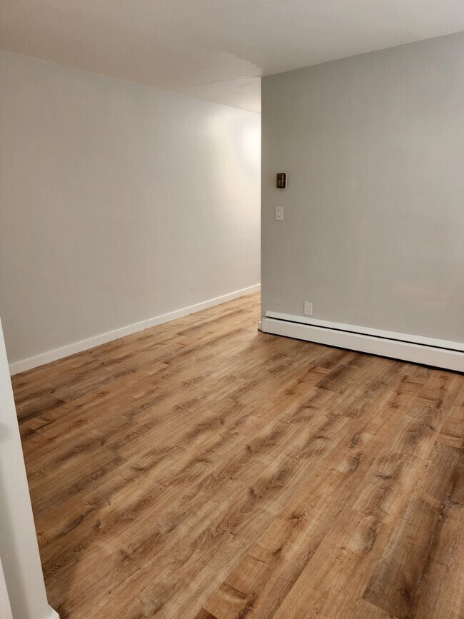 Foto del edificio - 115 E Elm Ave