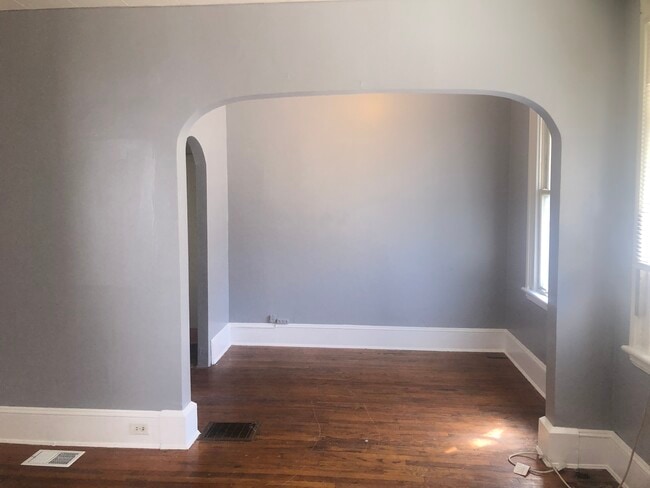 Building Photo - 1623 E 47th St