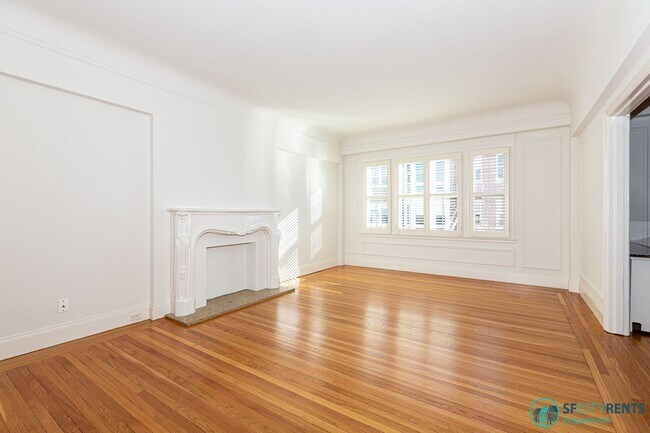 Building Photo - Pacific Heights: Elegant Top Floor 2 Bed 2...