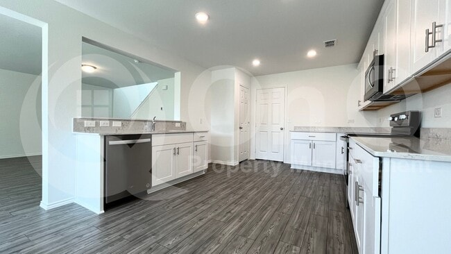 Building Photo - 812 Poppy Cv Ln