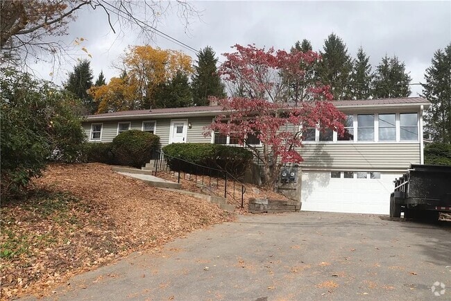 Building Photo - 281 Lake Rd