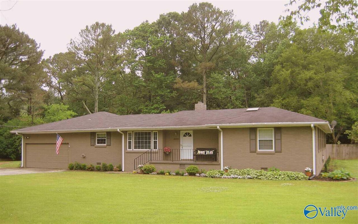 Foto principal - 4000 Garth Rd SE
