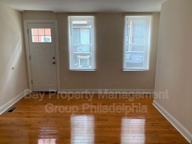 Foto del edificio - 1229 E Oxford St