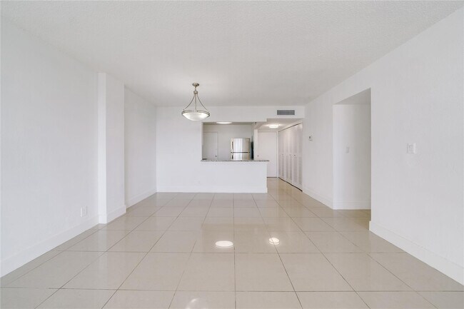 Foto del edificio - 9001 SW 77th Ave