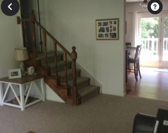 Building Photo - 17 Marian Ct