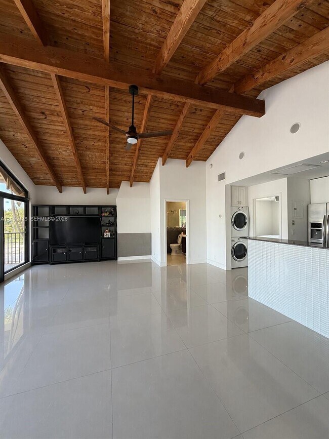 Foto del edificio - 313 Hendricks Isle
