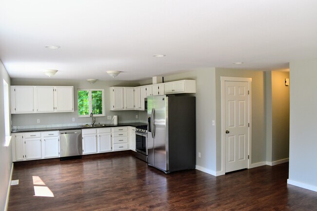 Kitchen/Dining Room - 3510 Connelly Ave