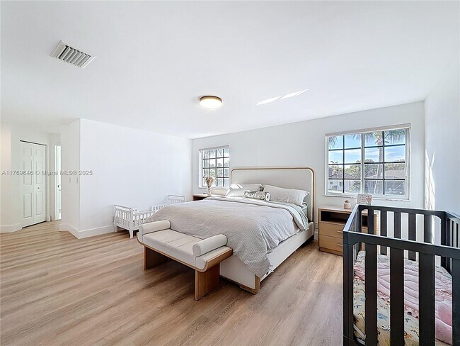 Foto del edificio - 1598 Sandpiper Cir