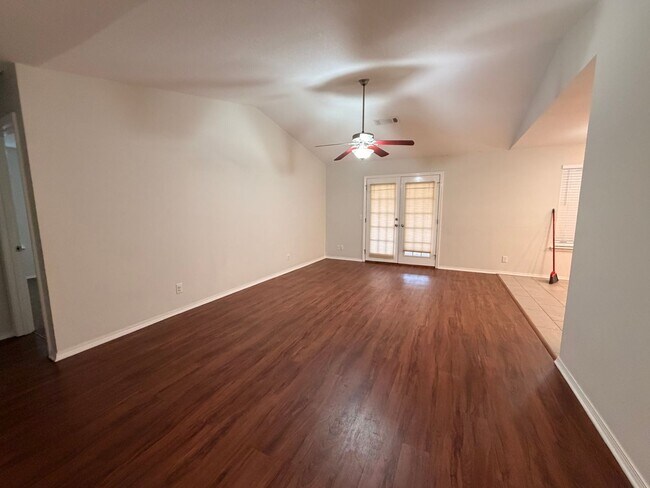 Foto del edificio - This home is a perfect blend of comfort and functionality, making it an ideal choice for those se...