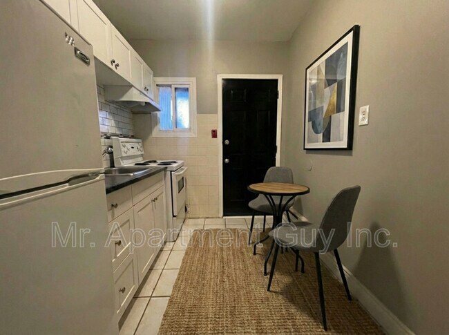 Photo du bâtiment - 821 Main St E