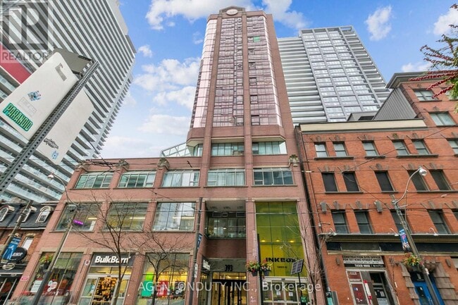 Building Photo - 393-393 King St W