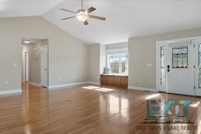 Building Photo - Pristine 3 Bedroom 2 Bath Home in Tanglewo...