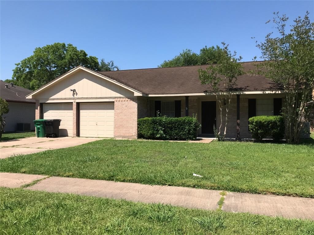 Foto principal - 15127 Harness Ln