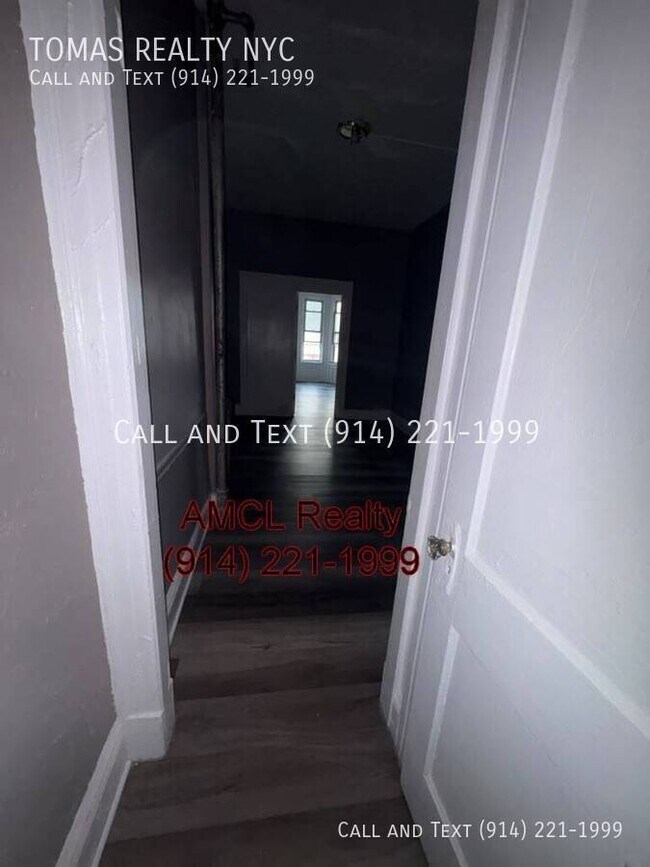 Foto del edificio - 165 E 3rd St