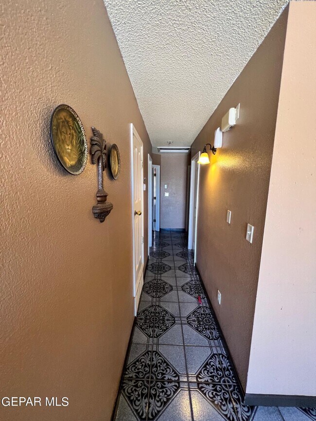 Building Photo - 3924 Tierra Alamo Dr