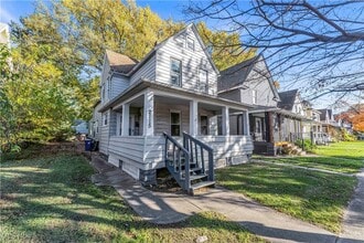 Building Photo - 2115 W 96th St