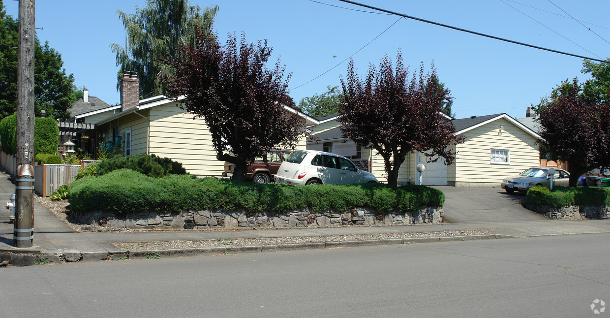 Building Photo - 5603 NE Everett St