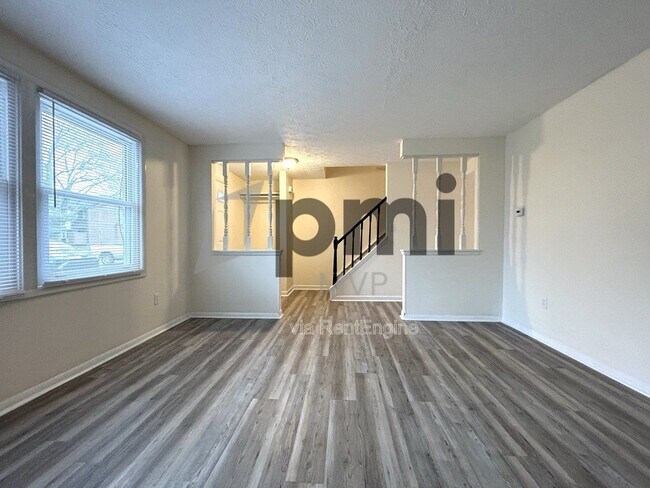 Foto del edificio - 7490 Stonetrail Way
