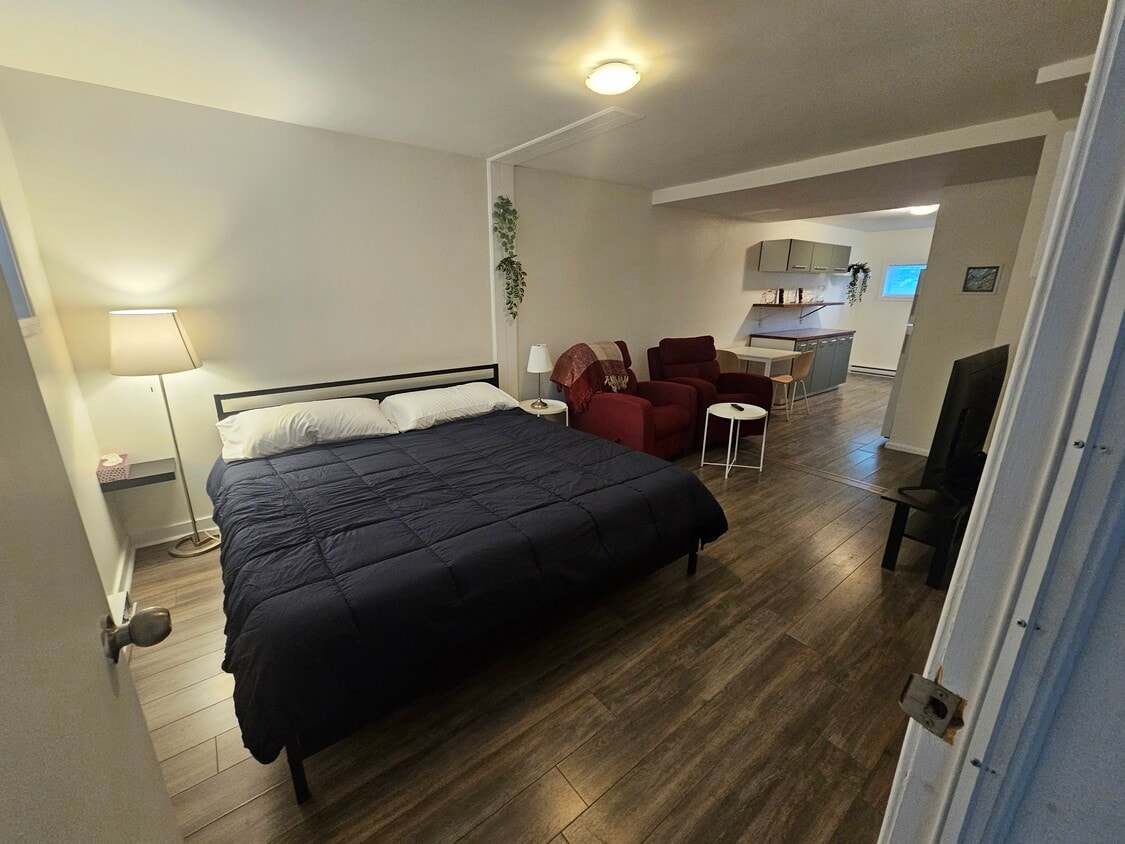 LIT - 3476 Rue Sherbrooke E