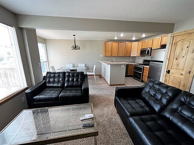 Building Photo - 592 Meadow Wood Cir