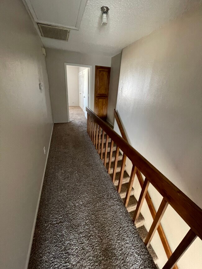 Foto del edificio - 2802 Country Club Rd