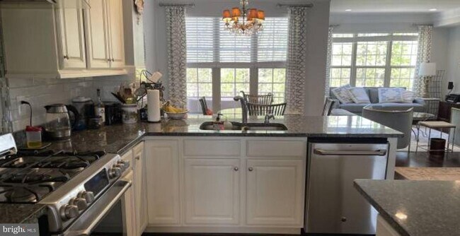 Foto del edificio - 8013 Turtle Creek Cir