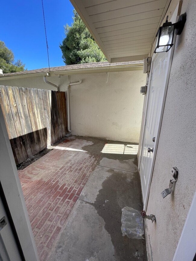Building Photo - 14318 Augusta Dr