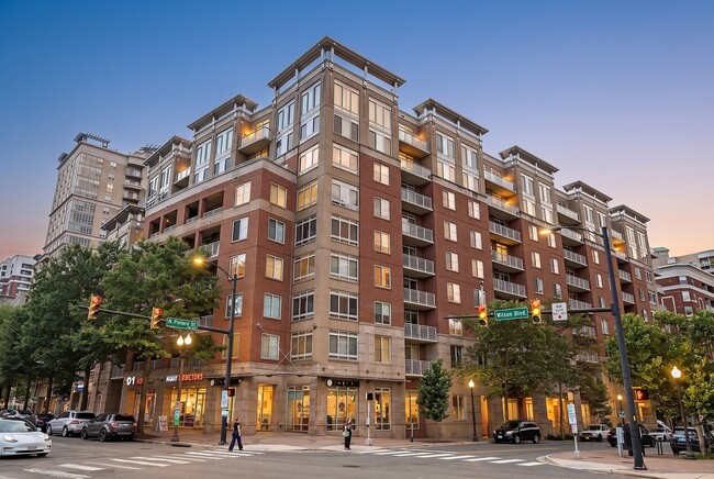 Building Photo - 820 N Pollard St