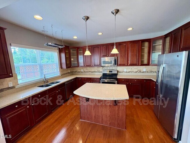 Foto del edificio - 2705 Laurelcherry St.