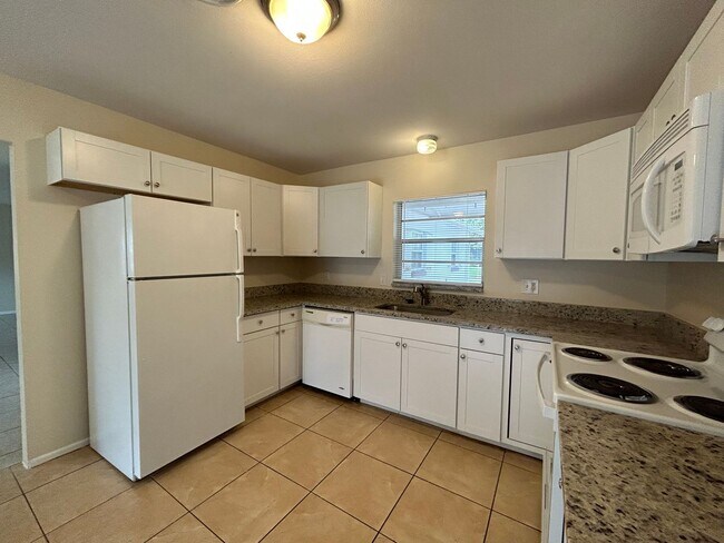 Foto del edificio - 3BR/2BA Single Family Home with Large Backyard in Winter Park!