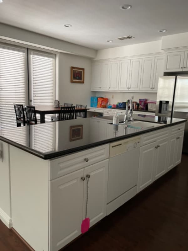 Foto del edificio - 7847 Hazelnut Dr