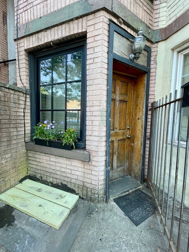 Building Photo - 183 Carteret Ave
