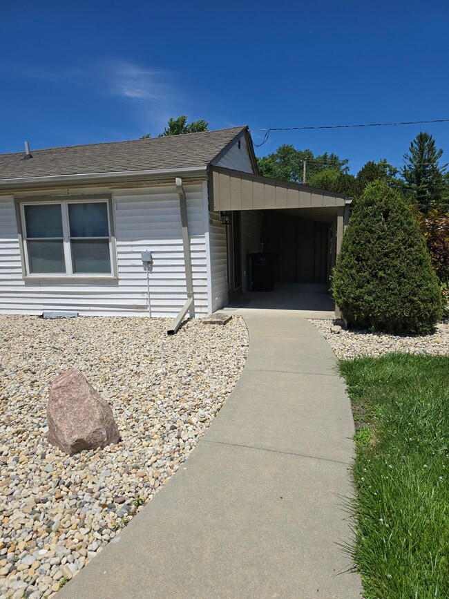 Covered porch - 8236 E Wind Lake Rd