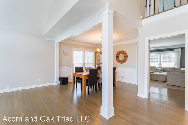 Building Photo - 4 br, 2.5 bath House - 1519 Worthington PL
