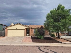 Building Photo - 3995 Beltana Dr