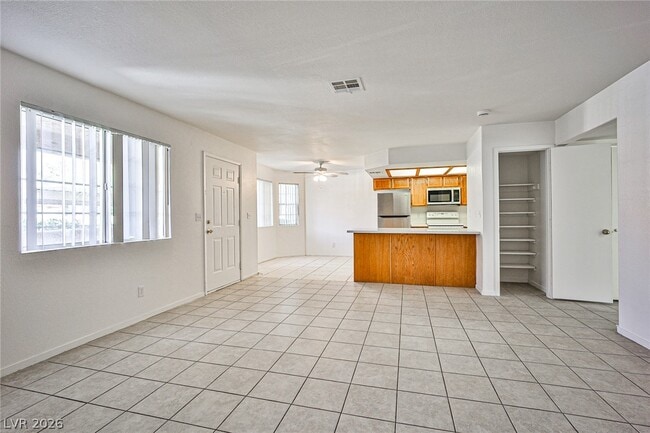 Building Photo - 8410 Eldora Ave