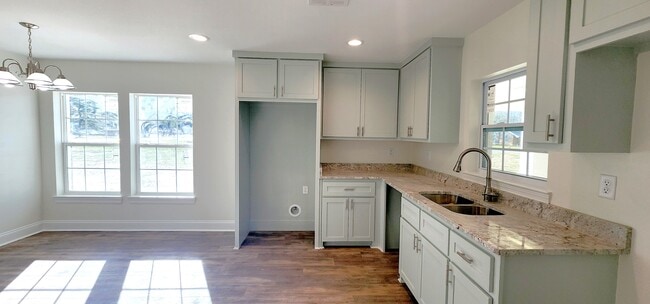 Kitchen/Dining - 14820 Blackwater Rd