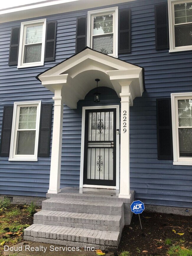 Building Photo - 4 br, 2.5 bath House - 2229 Lansing Ave
