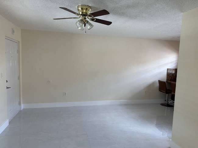 Photo - 2550 W 60th St Apartment