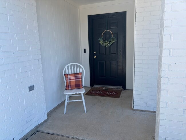 Building Photo - 1103 Travis Cir