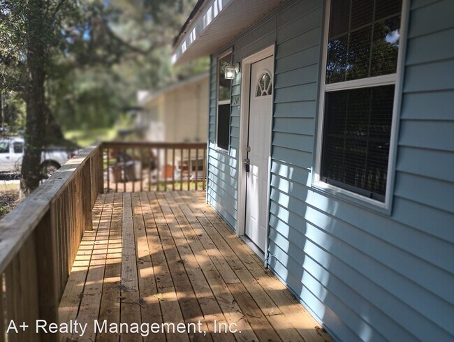 Foto del edificio - 1 br, 1 bath House - 240 N. Lemon Ave.