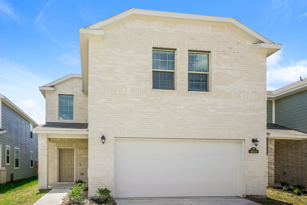 Foto principal - 16630 Spirit St