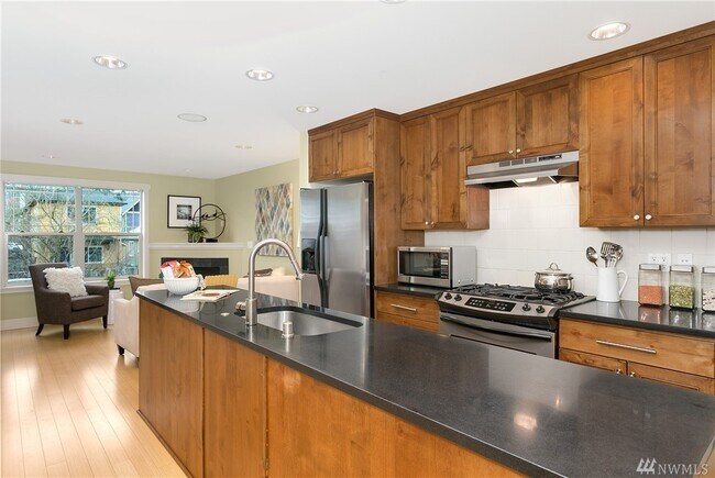 Foto del edificio - 3324 Wetmore Ave S